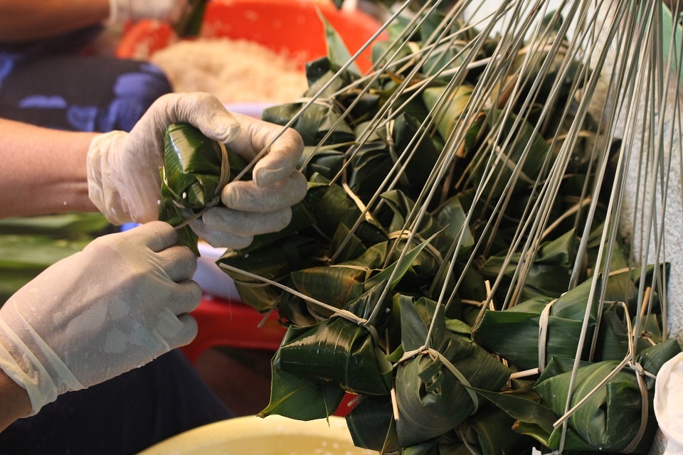 Hem banh u chay hang truoc Tet Doan Ngo anh 3