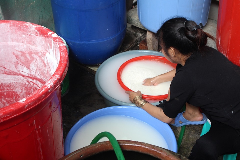 Hem banh u chay hang truoc Tet Doan Ngo anh 7