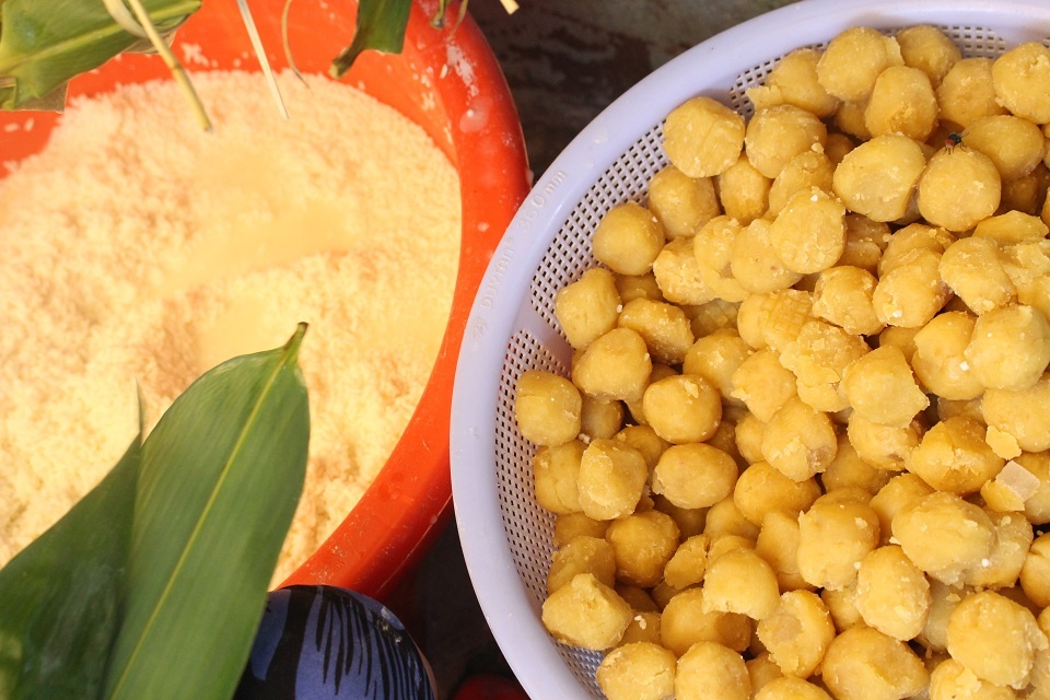 Hem banh u chay hang truoc Tet Doan Ngo anh 8