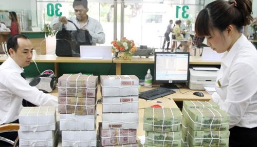 Lai ky luc tram trieu USD va con dau dau cua dai gia ngan hang hinh anh