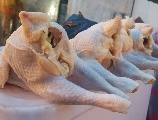 Thuc hu 'ga mai de' khong dau, khong noi tang gia re ban o via he hinh anh