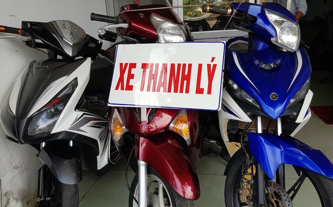 Nhieu nguoi tim den tiem cam do san xe cu hinh anh