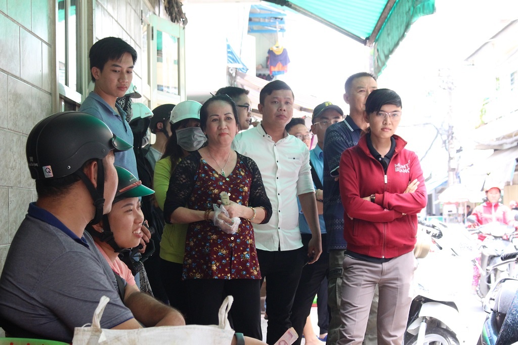 Ba cu ban gan 30 kg cua hap trong tich tac o hem Sai Gon anh 1