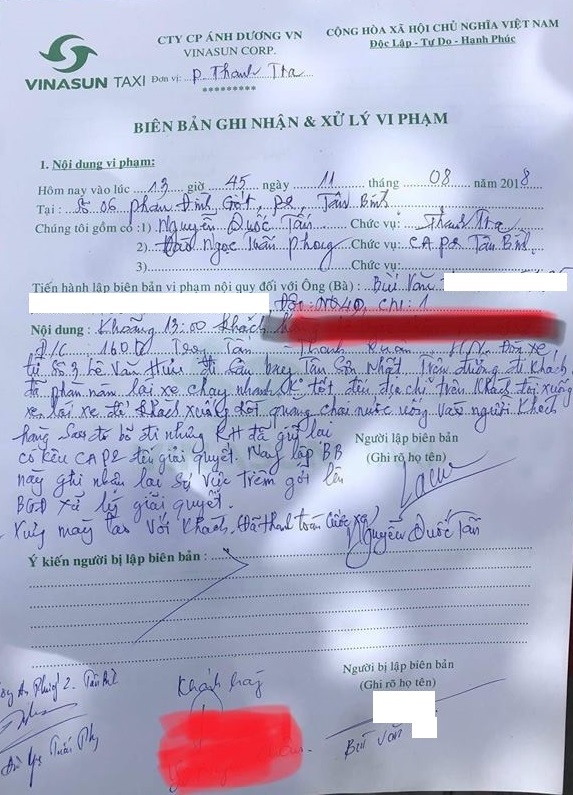 Khách hàng tố tài xế Vinasun ném chai nước làm bầm người ảnh 2 Khach hang to tai xe Vinasun nem chai nuoc lam bam nguoi anh 2