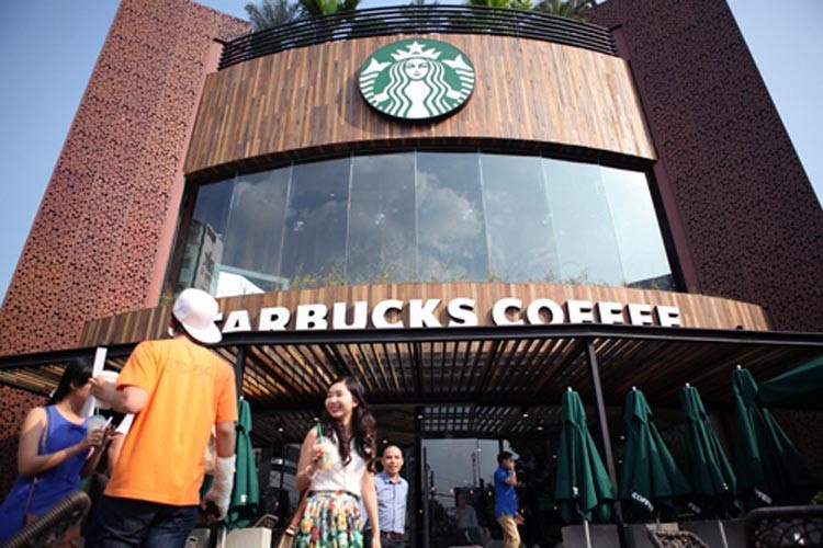 Nikkei ly giai vi sao chuoi ca phe Viet thang Starbucks hinh anh