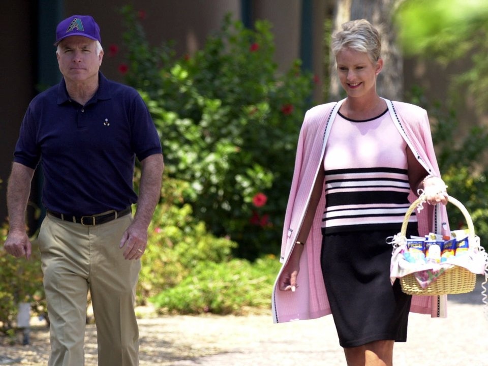 Khối tài sản 200 triệu USD của Thượng nghị sĩ John McCain gồm những gì? ảnh 11 Khoi tai san 200 trieu USD cua Thuong nghi si John McCain gom nhung gi? anh 11