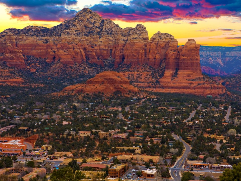 Khối tài sản 200 triệu USD của Thượng nghị sĩ John McCain gồm những gì? ảnh 3 Khoi tai san 200 trieu USD cua Thuong nghi si John McCain gom nhung gi? anh 3