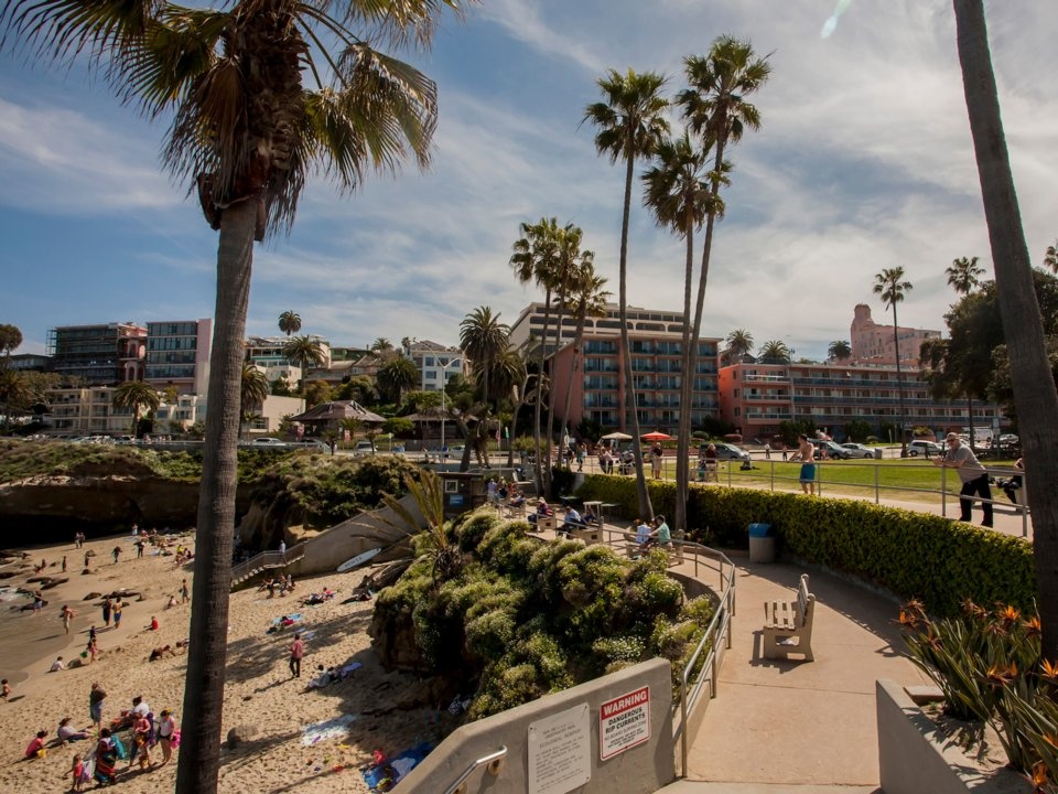 Khối tài sản 200 triệu USD của Thượng nghị sĩ John McCain gồm những gì? ảnh 4 Khoi tai san 200 trieu USD cua Thuong nghi si John McCain gom nhung gi? anh 4