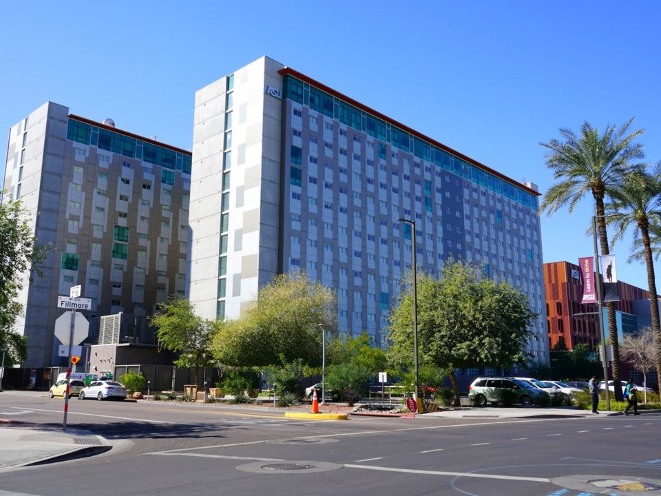 Khối tài sản 200 triệu USD của Thượng nghị sĩ John McCain gồm những gì? ảnh 13 Khoi tai san 200 trieu USD cua Thuong nghi si John McCain gom nhung gi? anh 13