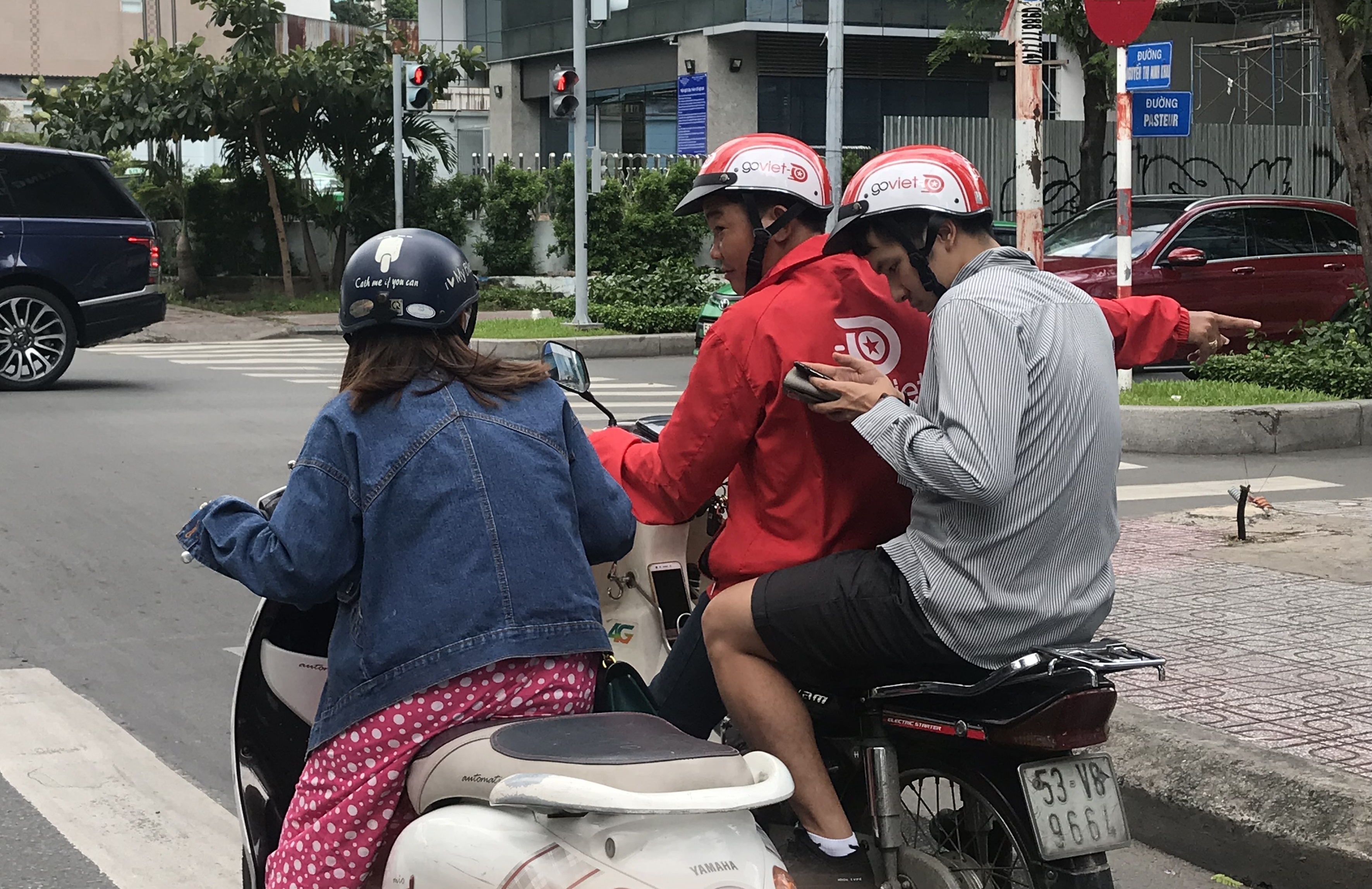 Grab ‘ruc rich’ thay doi giu chan tai xe va khach hang khoi Go-Viet anh 3