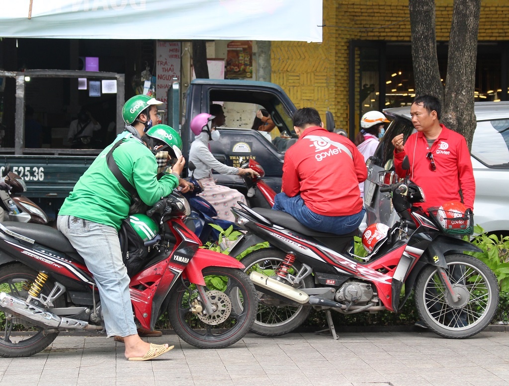 Grab tung chieu nham bop chet Go-Viet tu trung nuoc hinh anh