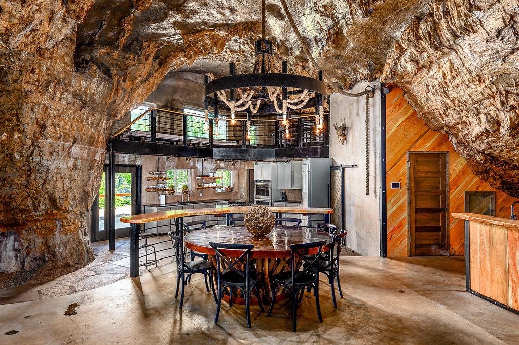 Ngoi nha trong hang danh cho cac trieu phu USD anh 4