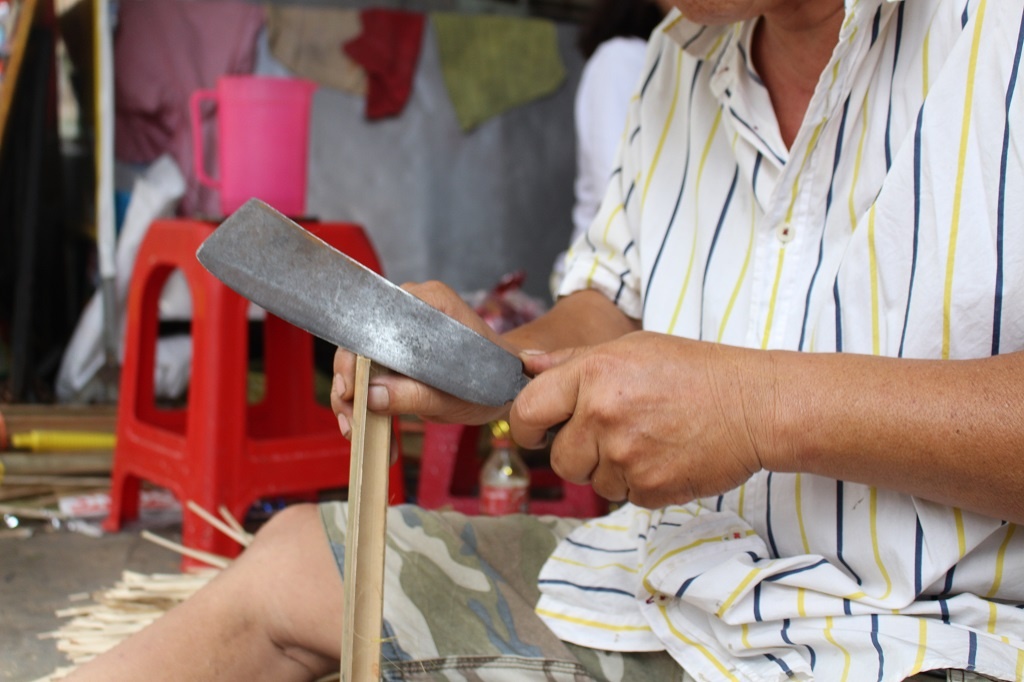 Noi buon cua nhung nghe nhan khi hang nghin chiec long den khong ai mua,  Long den Phu Binh o Sai Gon can Trung thu anh 6