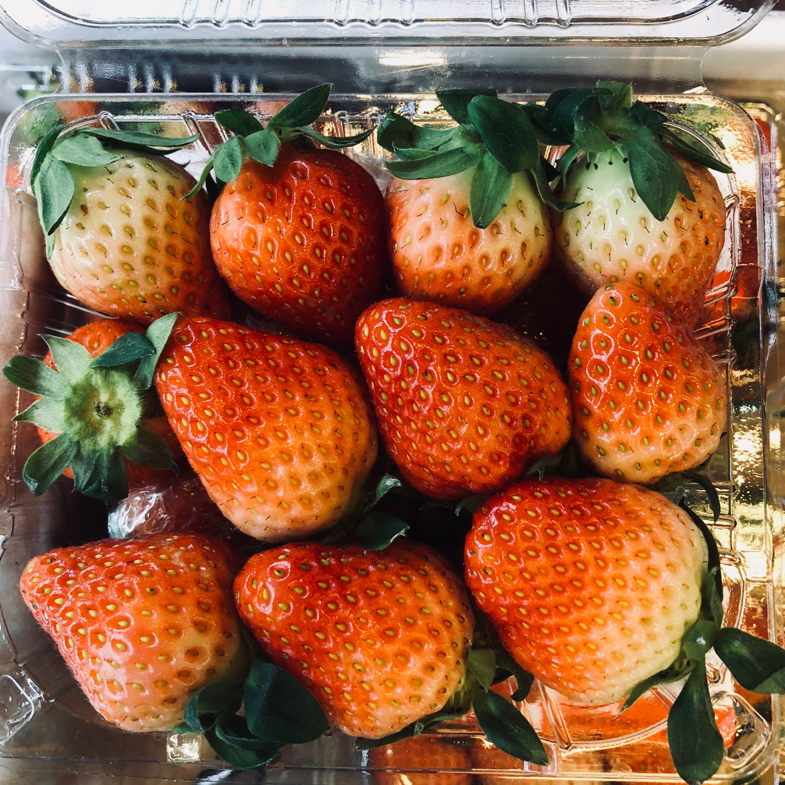 Trai cay nhap khau dat do hut nguoi Viet,  gioi nha giau Viet chi tien trieu mua trai cay nhap khau anh 2