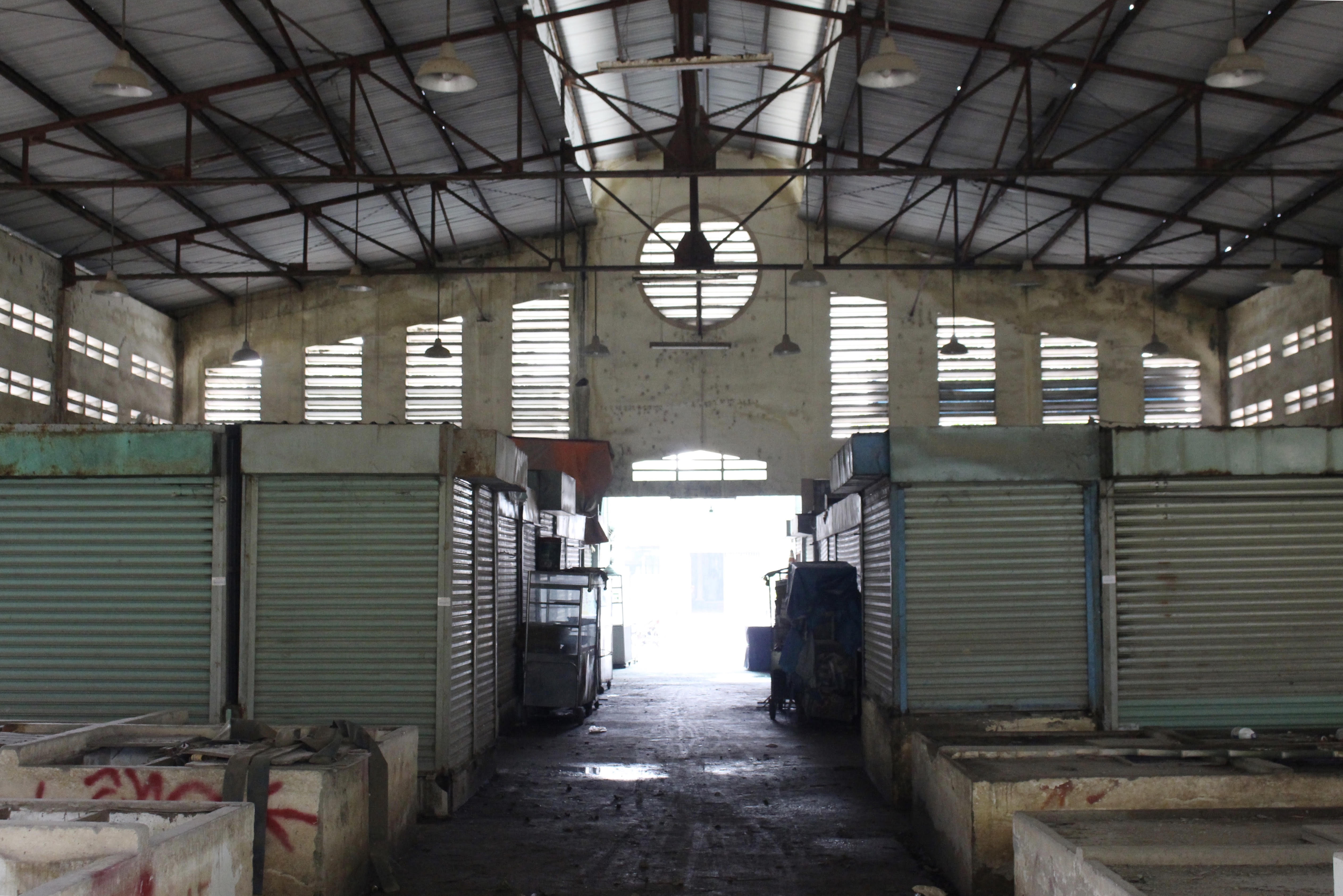 Canh do nat ben trong ngoi cho tien ty o TP.HCM,  cho tien ty bo hoang o TP.HCM anh 3