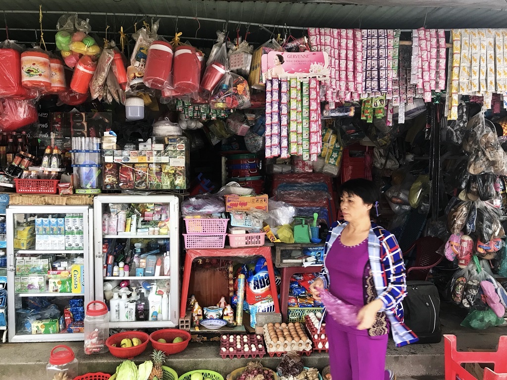 Canh do nat ben trong ngoi cho tien ty o TP.HCM,  cho tien ty bo hoang o TP.HCM anh 2