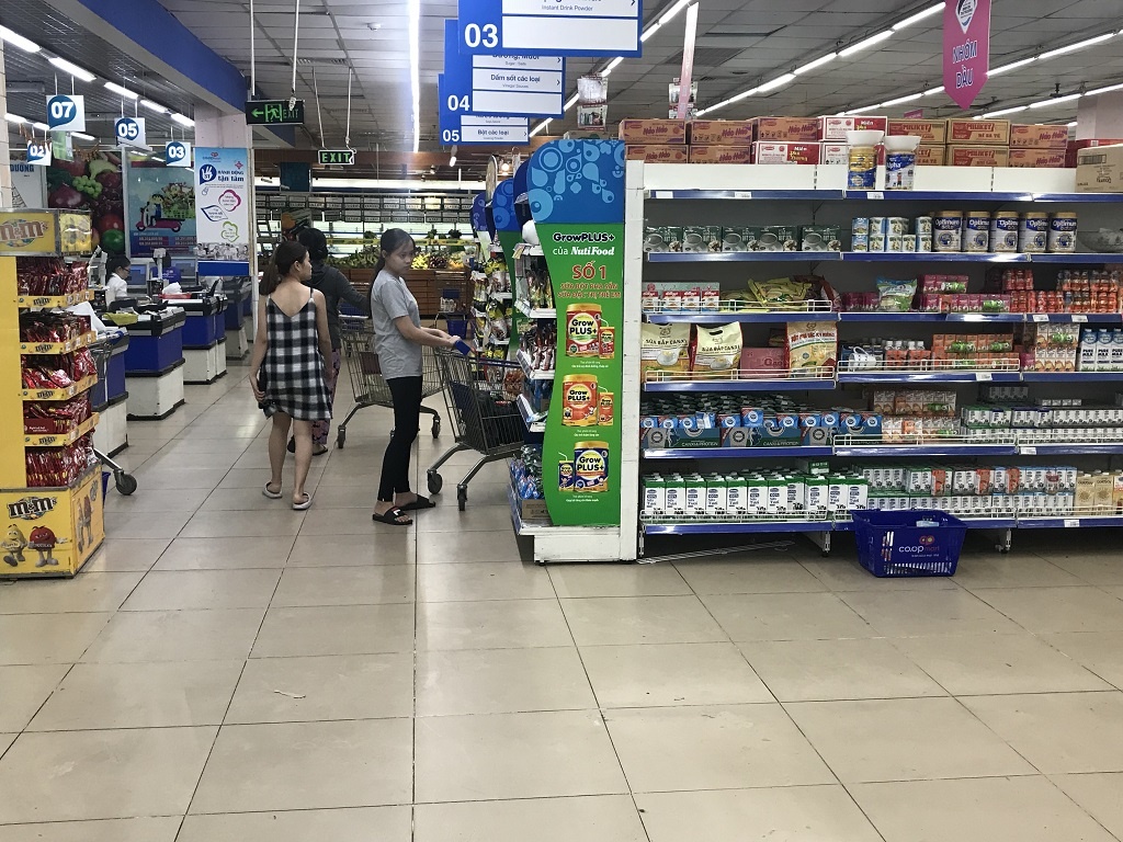 Người dân TP.HCM bất ngờ khi siêu thị Co.opmart Đinh Tiên Hoàng sắp đóng cửa ảnh 2 Nguoi dan TP.HCM bat ngo khi sieu thi Co.opmart Dinh Tien Hoang sap dong cua anh 2