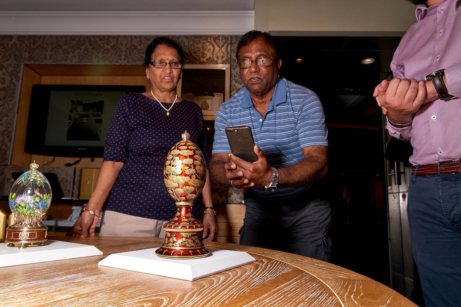 Ben trong con tau ban hang hieu tren bien cua LVMH co gi? Tau ban hang hieu cua LVMH anh 5