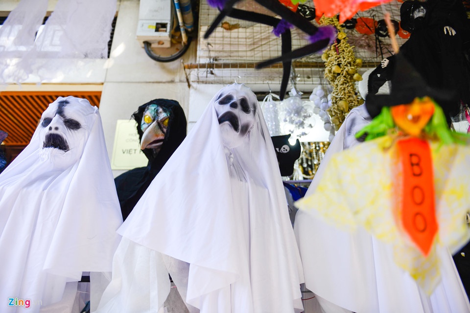 Giới trẻ hốt bạc mỗi đêm nhờ vẽ mặt ma quỷ Halloween ảnh 3 Gioi tre hot bac moi dem nho ve mat ma quy Halloween anh 3