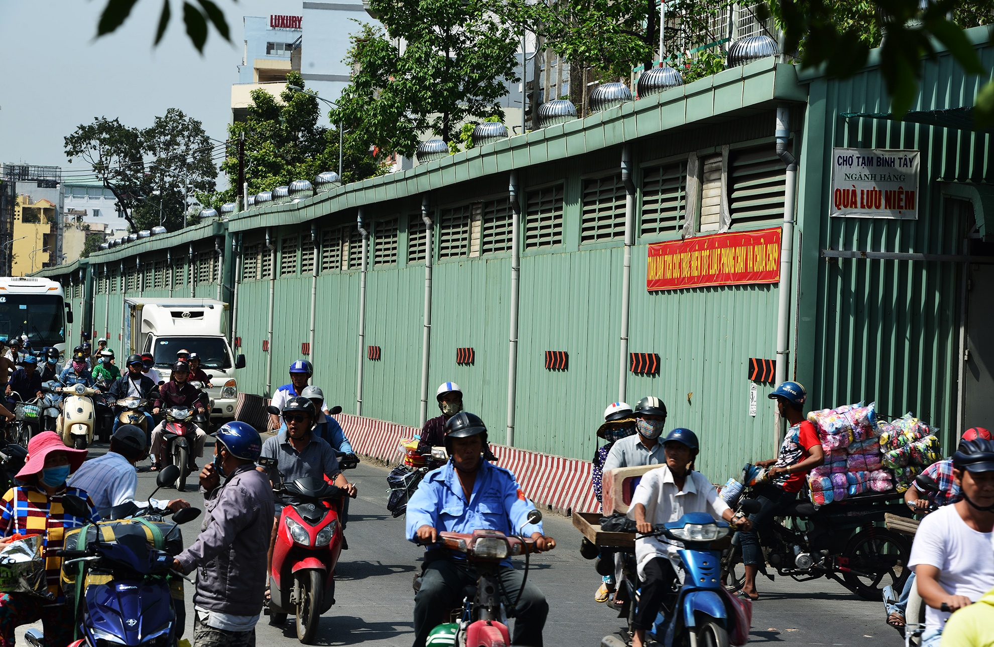 Tieu thuong cho 90 nam tuoi o TP.HCM tro lai ban sau 2 nam sua chua anh 11