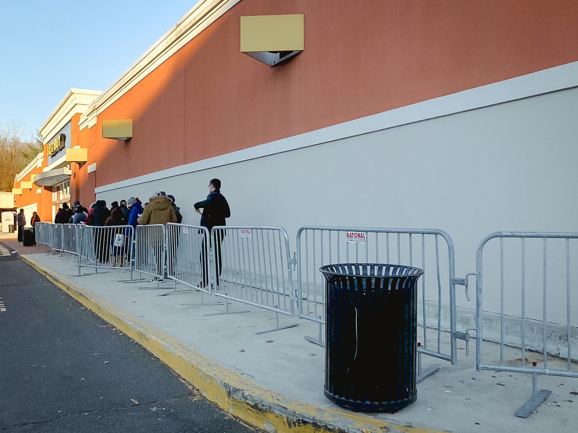 Best Buy,  Target vang tanh ngay Black Friday o My anh 2