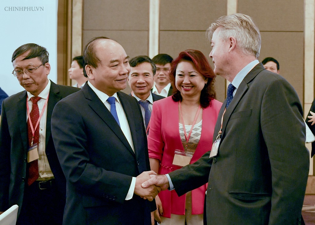 Phai dua van de cua DN len trang dau so tay dieu hanh cua lanh dao hinh anh