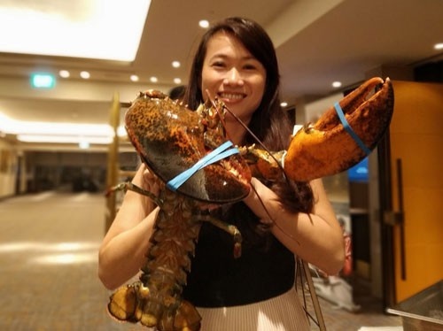 Cua hoang de, tom hum ngoai dat hang hinh anh