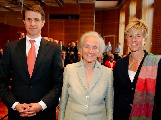 10 gia tộc giàu nhất hành tinh sở hữu khối tài sản khổng lồ thế nào? 10 gia tộc giàu nhất thế giới ảnh 8 10 gia toc giau nhat hanh tinh so huu khoi tai san khong lo the nao? 10 gia toc giau nhat the gioi anh 8