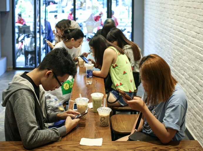 Trung binh cu dan TP.HCM chi gan 270.000 dong moi thang de an vat hinh anh