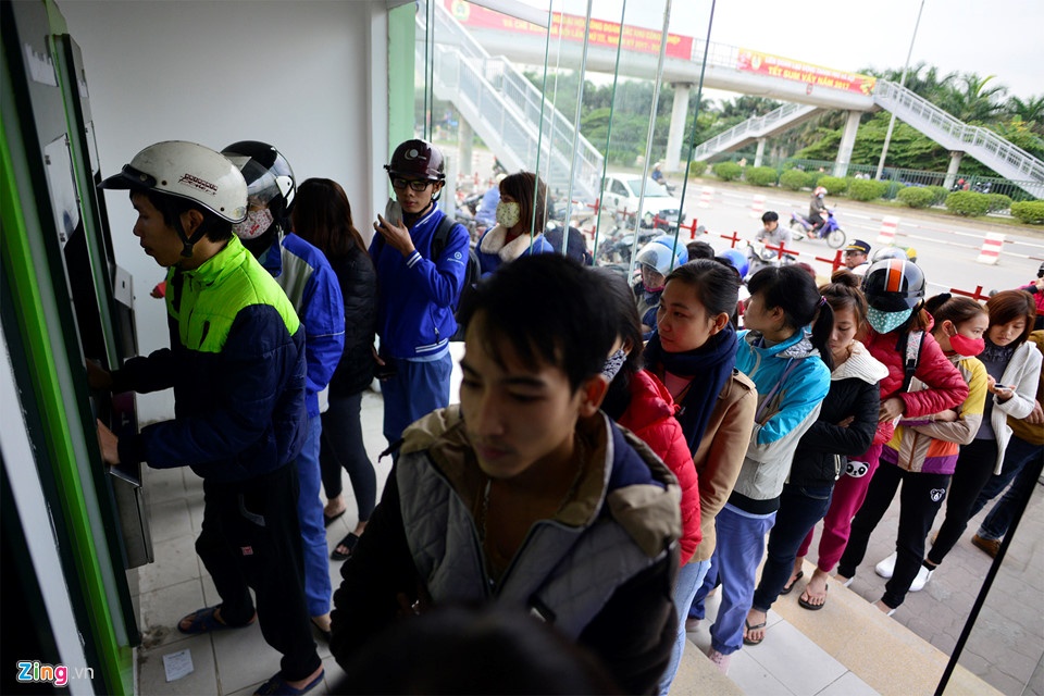 Phí rút tiền tăng nhưng cuối năm, ATM cũng nghỉ Tết, làm biếng ‘nhả tiền’ ảnh 2 Phi rut tien tang nhung cuoi nam, ATM cung nghi Tet, lam bieng ‘nha tien’ anh 2