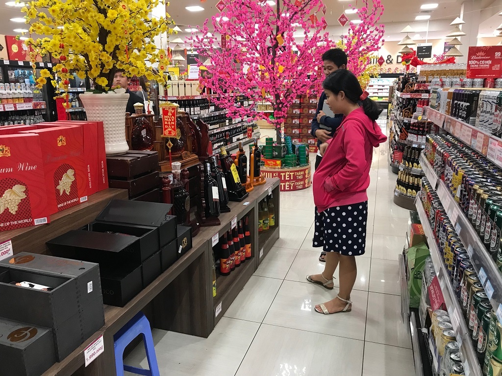 Nguoi Sai Gon lo mua bia som tru Tet vi gia lien tuc tang anh 2