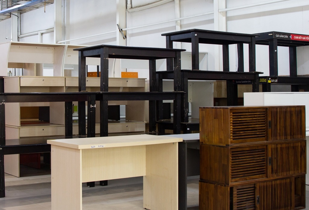 Người Sài Gòn tiết kiệm, săn nội thất ‘second hand’ lên đồ nhà cửa đón Tết ảnh 2 Nguoi Sai Gon tiet kiem, san noi that ‘second hand’ len do nha cua don Tet anh 2