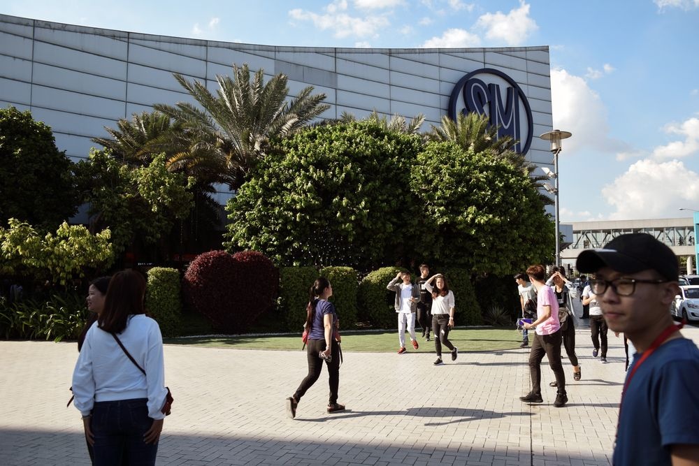 Ty phu Henry Sy: Tu cau be ban giay den nguoi giau nhat Philippines anh 6