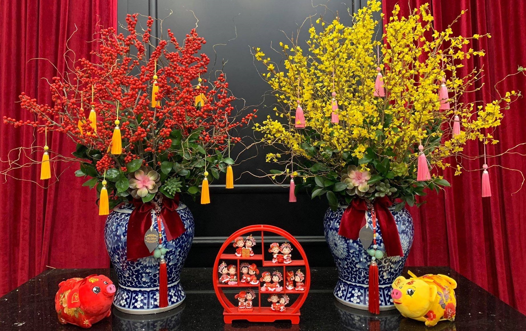 Nha giau Viet chi chuc trieu mua dao dong do,  mai My choi Tet anh 1