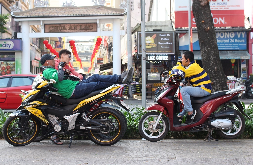 Grab, Go-Viet, Be… tung thuong gianh giat tai xe nhung khong de an hinh anh