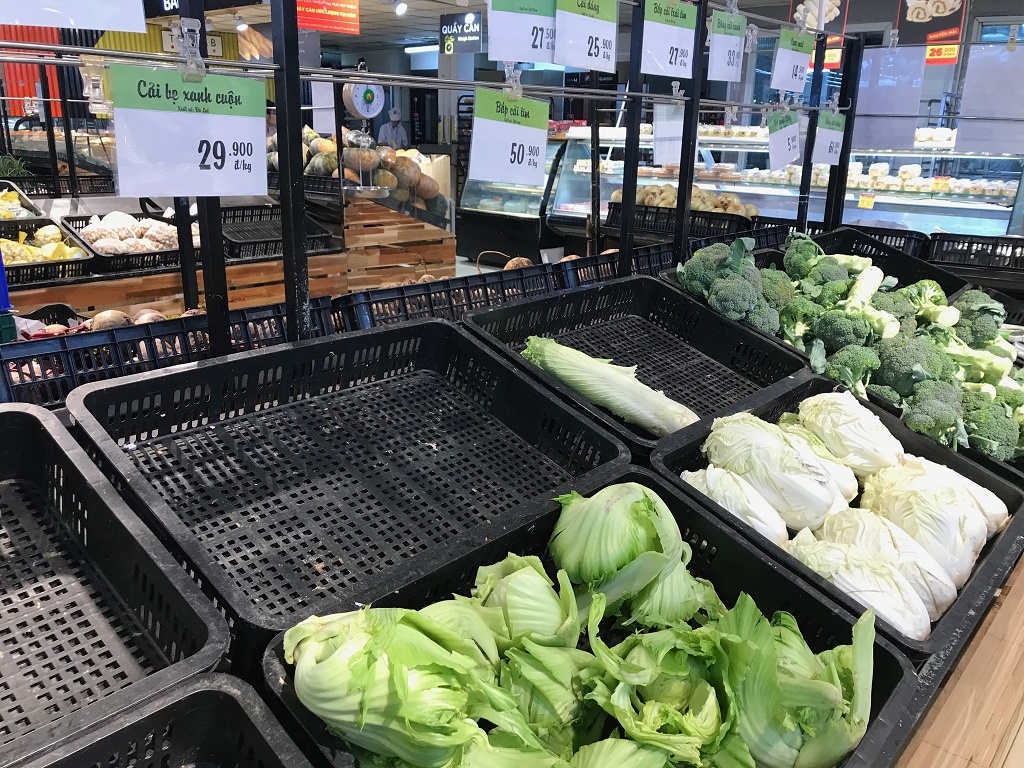 Mung 3 Tet,  sieu thi,  cho Sai Gon bat dau mo hang,  thit ga,  vit het tu som anh 2