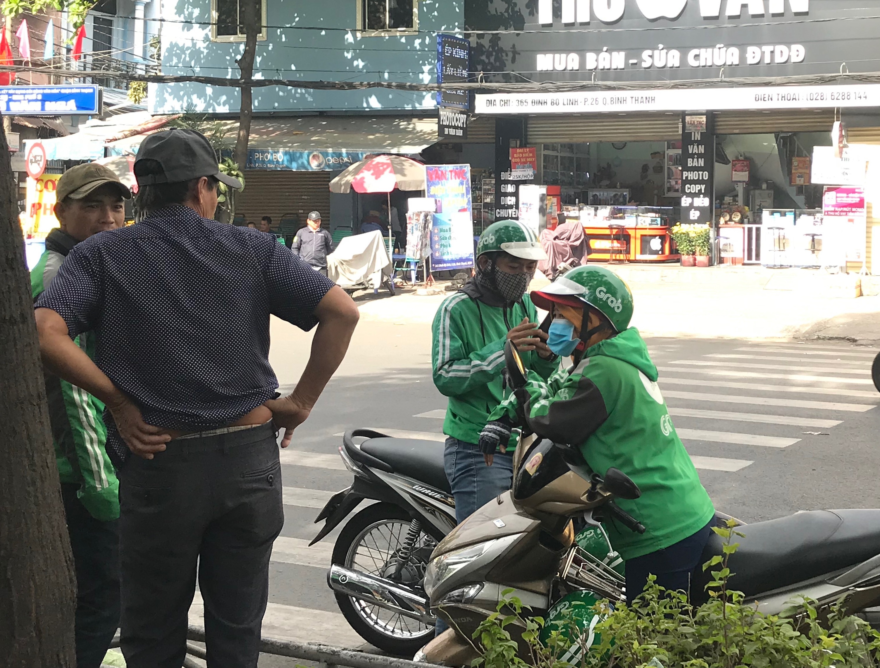 Grab gia,  Grab that long hanh,  ‘chat chem’ nguoi vao Sai Gon sau Tet anh 1