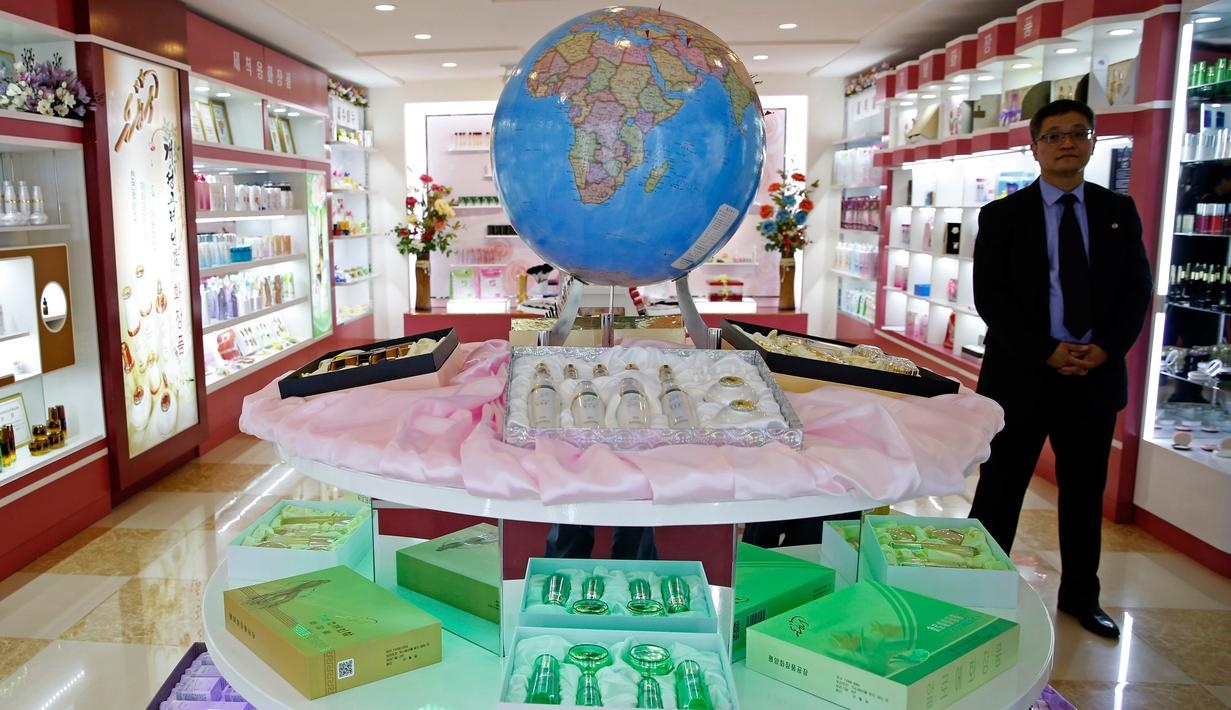 Ben trong nha may san xuat my pham cua Trieu Tien anh 11