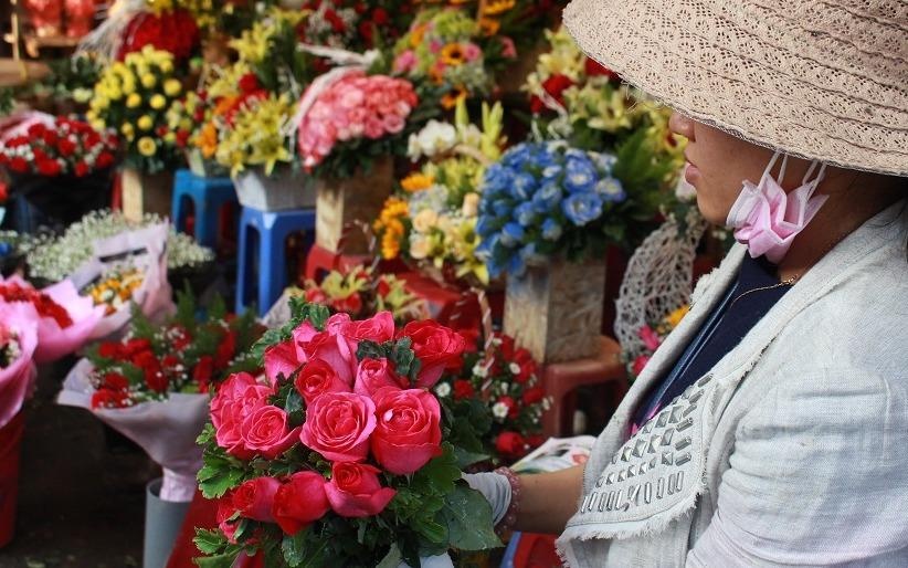 Hoa hong Da Lat tang gia gan chuc lan truoc ngay 8/3 hinh anh