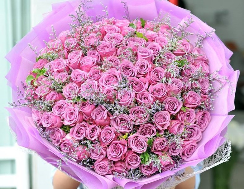 Hoa hong e am ngay 8/3 vi gia qua cao hinh anh