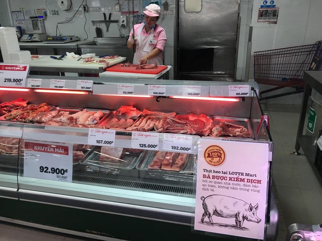 Lo ngai nguon goc thit heo,  nguoi dan TP.HCM tang cuong mua o sieu thi anh 2