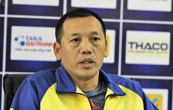 Dung truoc nguy co xuong hang, lanh dao SLNA khong cho HLV tu chuc hinh anh