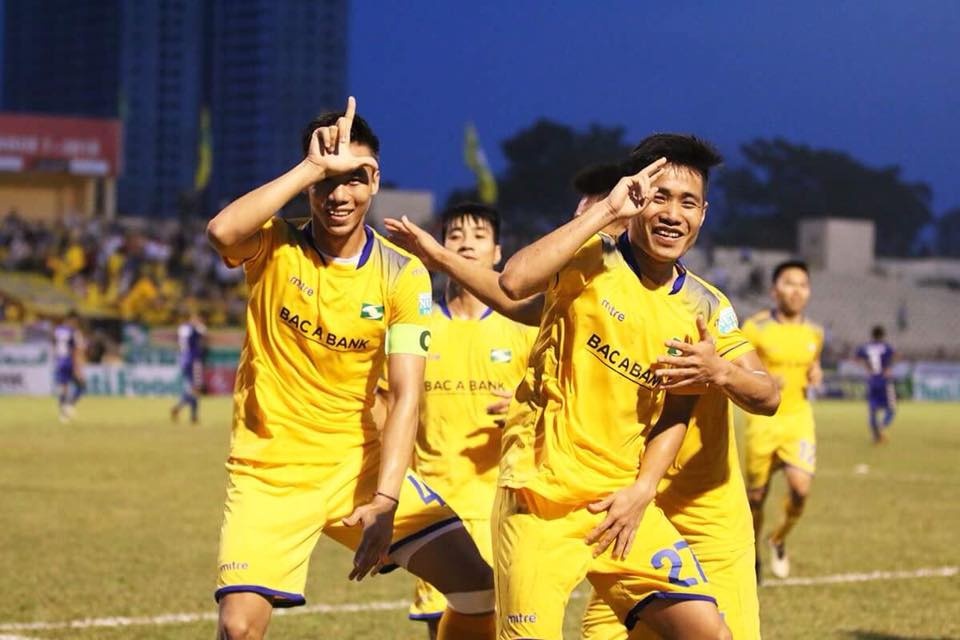 HLV doi Binh Duong do loi cho thoi tiet sau that bai tren san nha hinh anh