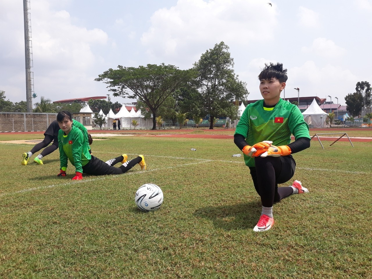 May man hon doi nam, tuyen nu Viet Nam duoc tap san ‘xin’ hinh anh