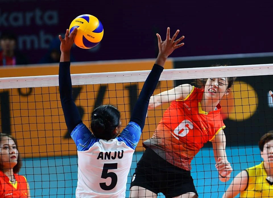 Tuyen bong chuyen nu Viet Nam danh bai An Do tai ASIAD 18 hinh anh