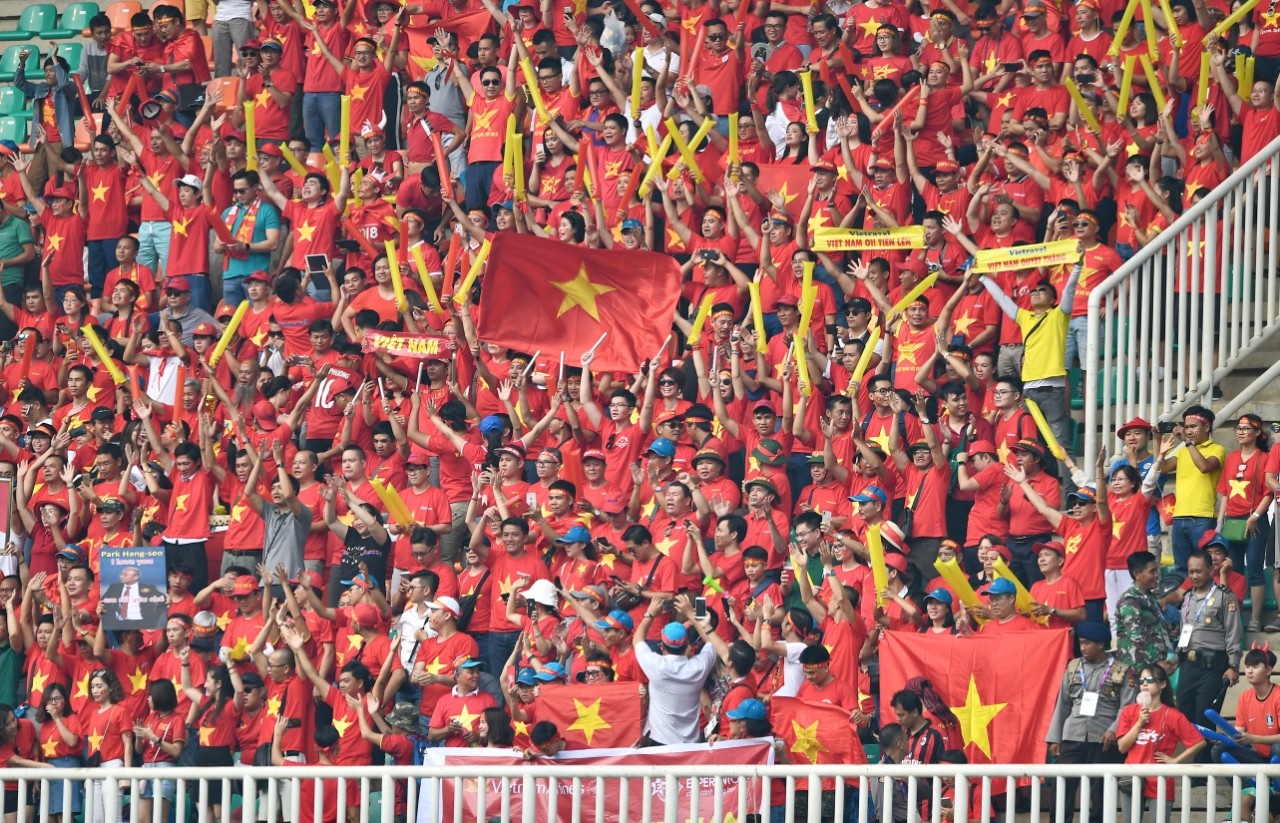 Olympic Viet Nam - phia truoc la bau troi hinh anh