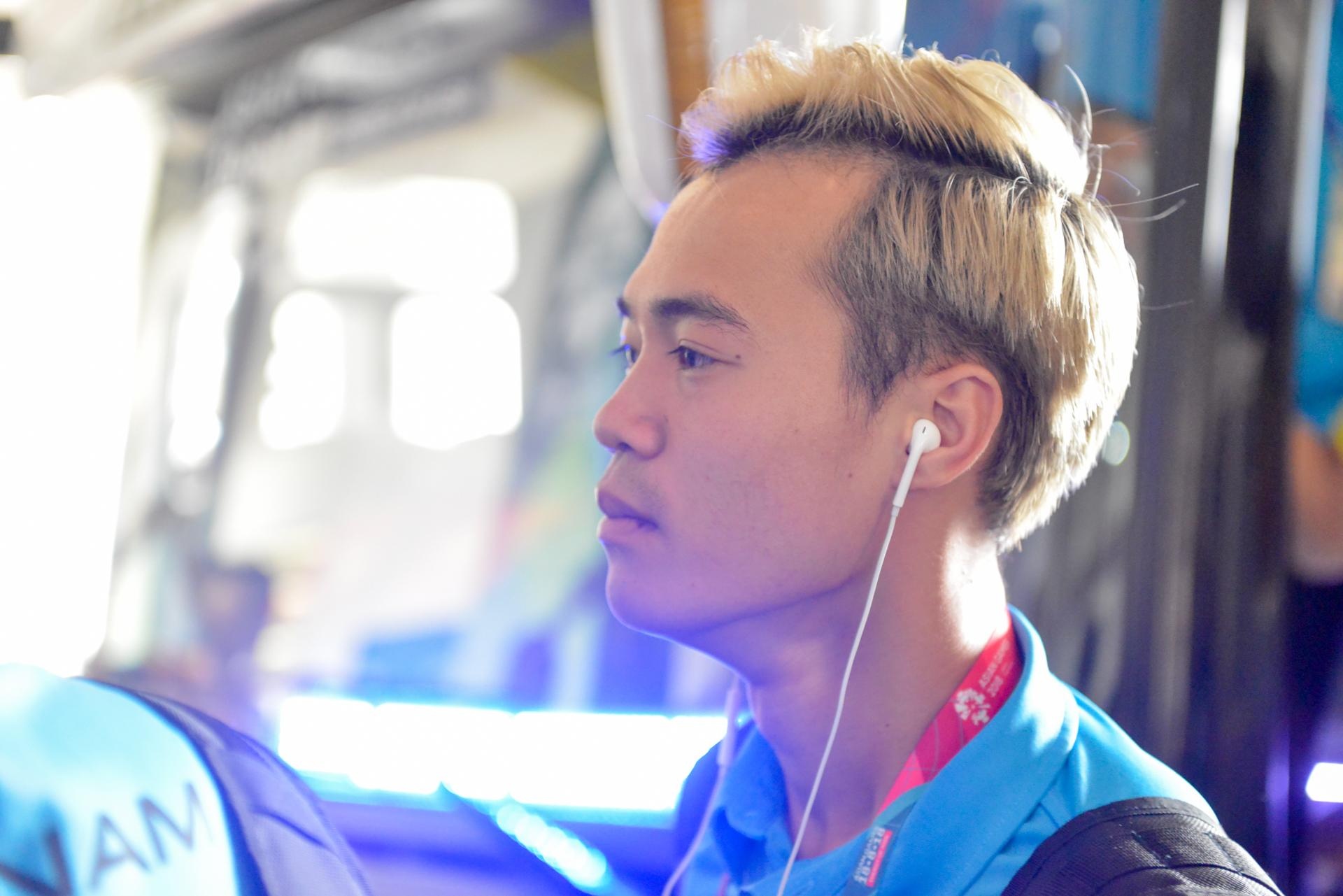 Trung ve Dinh Trong chan thuong, Van Toan da chinh o tran gap UAE hinh anh