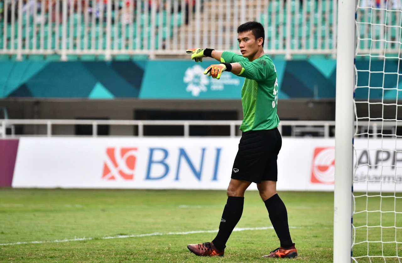 ASIAD 18,  Olympic Viet Nam,  HLV Park Hang-seo anh 1