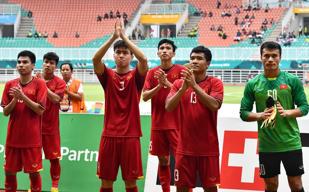 ASIAD 18,  Olympic Viet Nam,  HLV Park Hang-seo anh 2