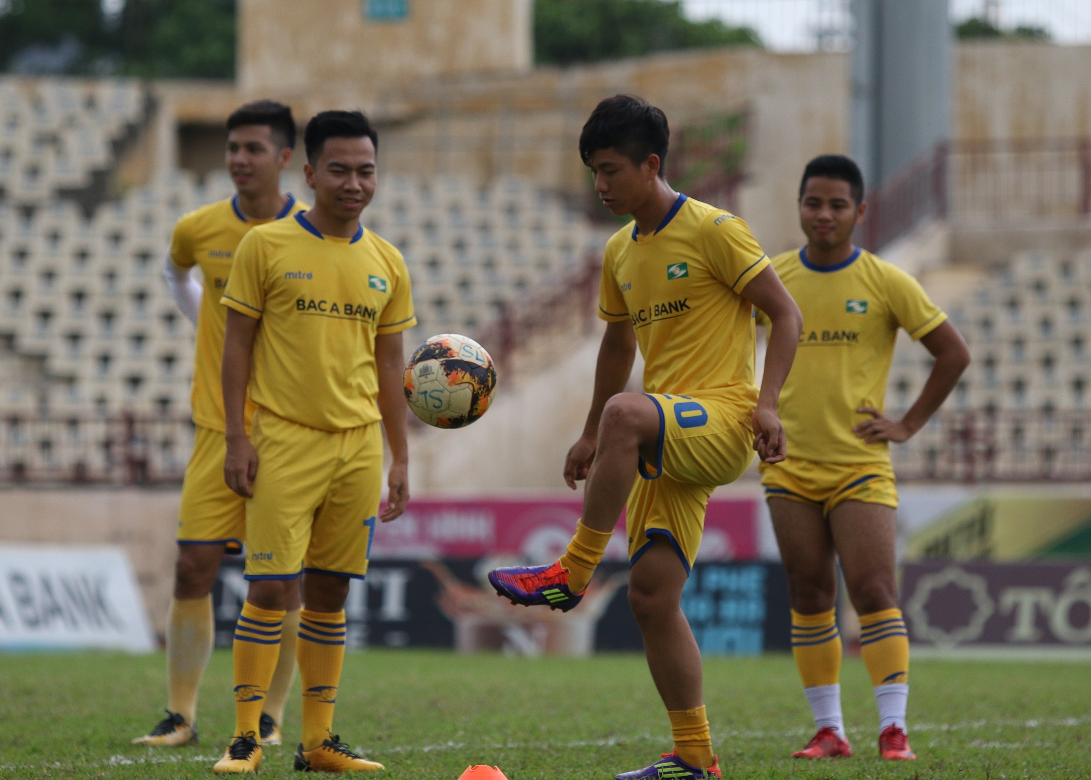 Bui Tien Dung,  CLB Thanh Hoa anh 7